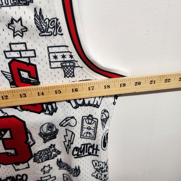 Chicago Bulls Jersey Womens Medium Mitchell &‎ Ness NBA Basketball Pippen 33 HWC - Picture 6 of 8